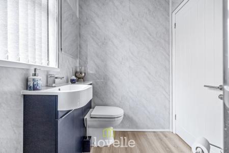 3 bedroom Semi-detached house for sale in Shetland Way, Immingham, DN40