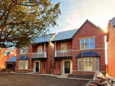 4 bedroom Detached house for sale in SHOW HOME, The Elms, Abbey Road, Grimsby, DN32