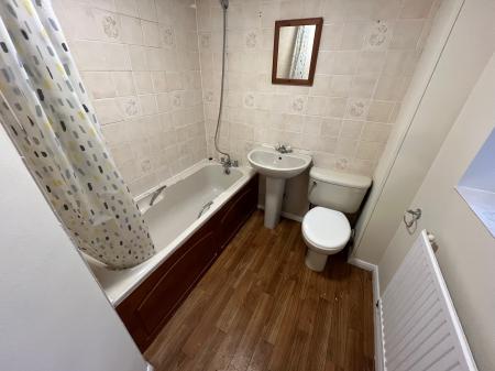 4 bedroom Detached house to let in Nelson Way, Grimsby, DN34