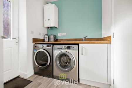 4 bedroom Detached house for sale in Edinburgh Way, Scartho Top, Grimsby, DN33