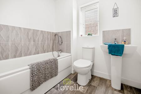 4 bedroom Detached house for sale in Edinburgh Way, Scartho Top, Grimsby, DN33