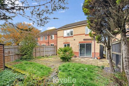 3 bedroom Detached house for sale in Buddleia Close, Healing, DN41