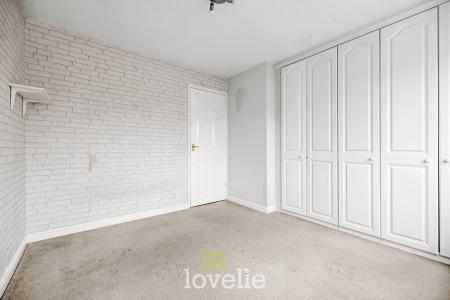 3 bedroom Detached house for sale in Buddleia Close, Healing, DN41