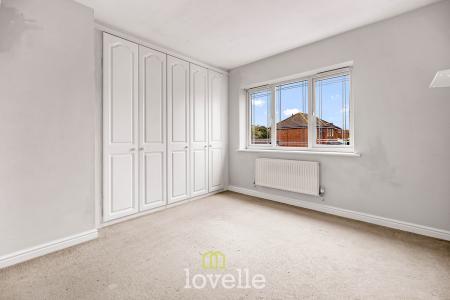 3 bedroom Detached house for sale in Buddleia Close, Healing, DN41