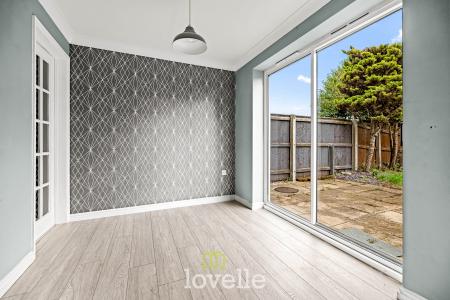 3 bedroom Detached house for sale in Buddleia Close, Healing, DN41