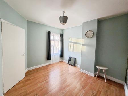 2 bedroom Terraced House to let in Columbia Street, Grimsby, DN32