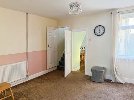2 bedroom Terraced House to let in Columbia Street, Grimsby, DN32