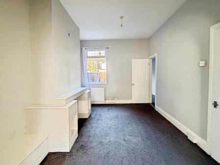 3 bedroom Terraced House to let in Montegue Street, Cleethorpes, DN35