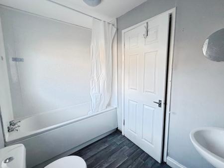 3 bedroom Terraced House to let in Montegue Street, Cleethorpes, DN35