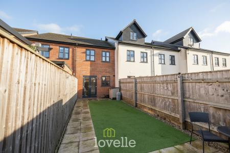 2 bedroom Terraced House for sale in Kristine Close, Grimsby, DN32