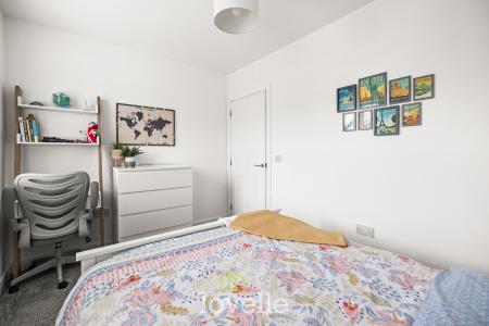 2 bedroom Terraced House for sale in Kristine Close, Grimsby, DN32