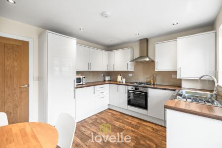 2 bedroom Terraced House for sale in Kristine Close, Grimsby, DN32