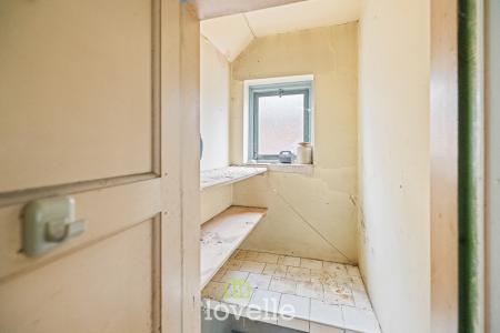 2 bedroom Semi-detached house for sale in Marton Grove, Grimsby, DN33