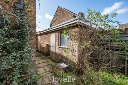 2 bedroom Semi-detached house for sale in Marton Grove, Grimsby, DN33