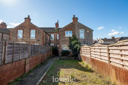 3 bedroom Terraced House for sale in Torrington Street, Grimsby, DN32