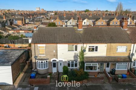 3 bedroom Terraced House for sale in Torrington Street, Grimsby, DN32