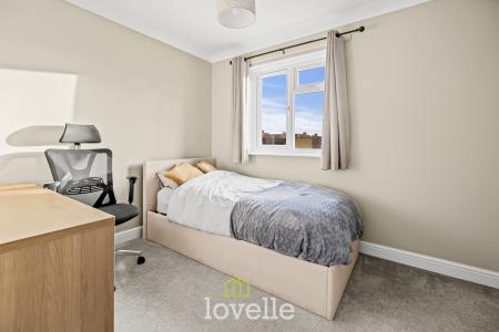 2 bedroom Terraced House for sale in Meadow Croft, Waltham, DN37