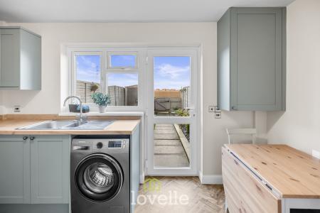 2 bedroom Terraced House for sale in Meadow Croft, Waltham, DN37