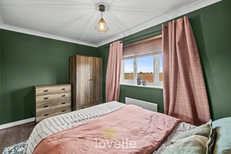 2 bedroom Terraced House for sale in Meadow Croft, Waltham, DN37