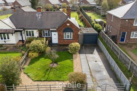 3 bedroom Semi-detached bungalow for sale in Healing Road, Stallingborough, DN41