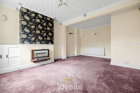 3 bedroom Semi-detached bungalow for sale in Healing Road, Stallingborough, DN41