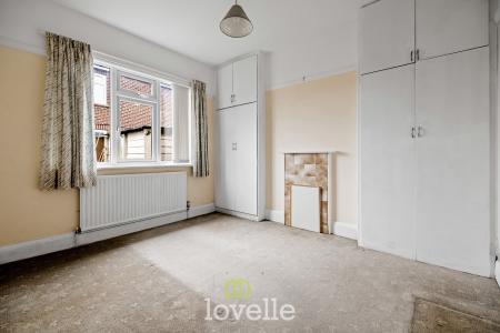 3 bedroom Semi-detached bungalow for sale in Healing Road, Stallingborough, DN41