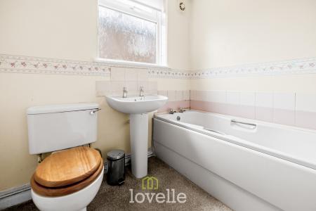 3 bedroom Semi-detached bungalow for sale in Healing Road, Stallingborough, DN41