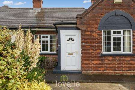 3 bedroom Semi-detached bungalow for sale in Healing Road, Stallingborough, DN41