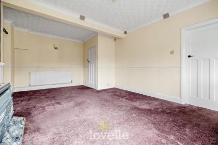 3 bedroom Semi-detached bungalow for sale in Healing Road, Stallingborough, DN41