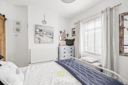 2 bedroom Terraced House for sale in Columbia Road, Grimsby, DN32