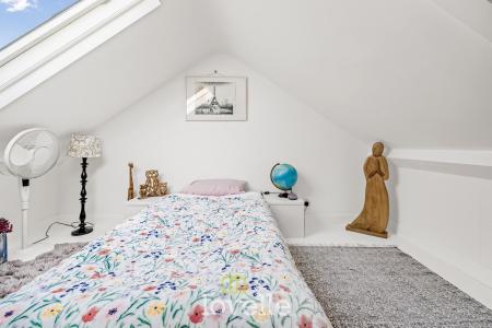 2 bedroom Terraced House for sale in Columbia Road, Grimsby, DN32