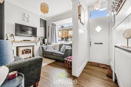 2 bedroom Terraced House for sale in Columbia Road, Grimsby, DN32