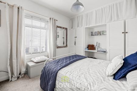 2 bedroom Terraced House for sale in Columbia Road, Grimsby, DN32