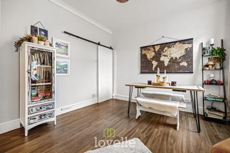 2 bedroom Terraced House for sale in Columbia Road, Grimsby, DN32