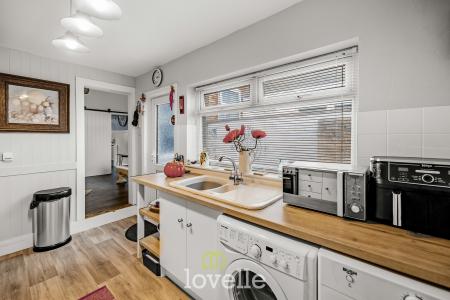 2 bedroom Terraced House for sale in Columbia Road, Grimsby, DN32