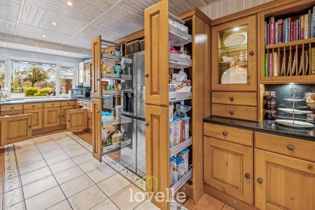 4 bedroom Detached house for sale in Laceby Road, Grimsby, DN34