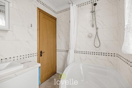 4 bedroom Detached house for sale in Laceby Road, Grimsby, DN34