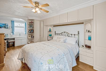 4 bedroom Detached house for sale in Laceby Road, Grimsby, DN34