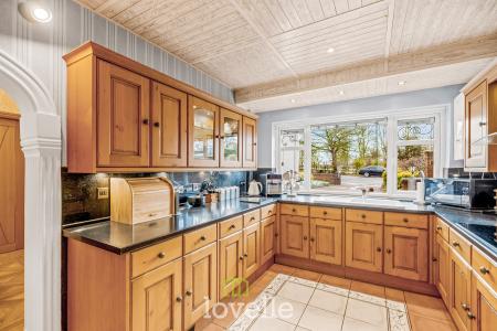 4 bedroom Detached house for sale in Laceby Road, Grimsby, DN34