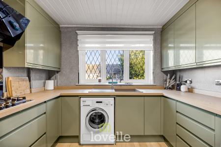 2 bedroom Detached bungalow for sale in Pinfold Lane, Stallingborough, DN41