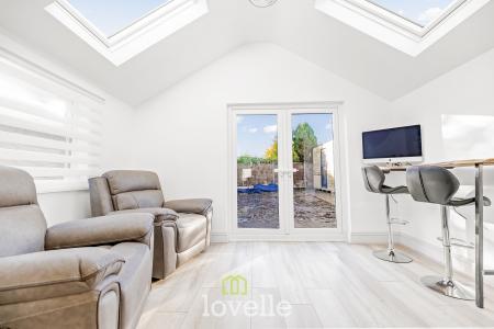 2 bedroom Detached bungalow for sale in Pinfold Lane, Stallingborough, DN41