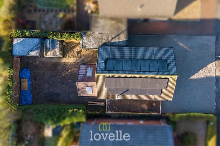 2 bedroom Detached bungalow for sale in Pinfold Lane, Stallingborough, DN41