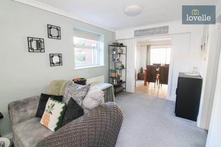 3 bedroom Semi-detached house for sale in Broadbank, Louth, LN11