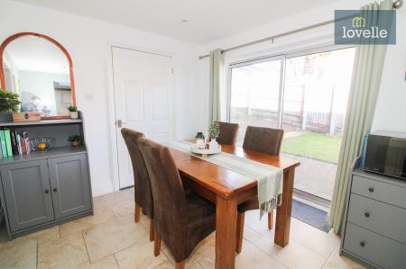 3 bedroom Semi-detached house for sale in Broadbank, Louth, LN11