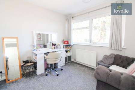 3 bedroom Semi-detached house for sale in Broadbank, Louth, LN11