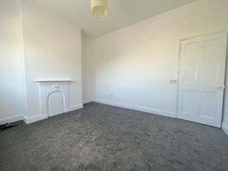 3 bedroom End of terrace house to let in Heneage Road, Grimsby, DN32