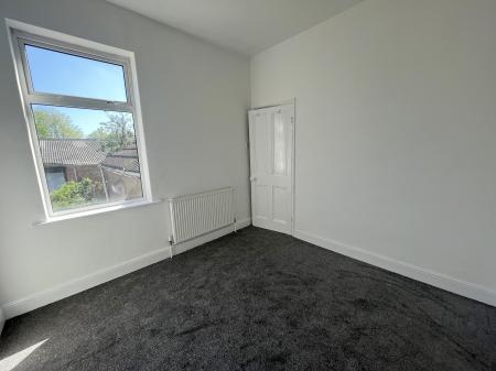 3 bedroom End of terrace house to let in Heneage Road, Grimsby, DN32