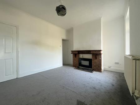 3 bedroom End of terrace house to let in Heneage Road, Grimsby, DN32