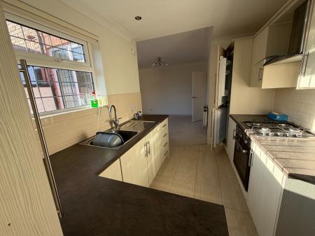 3 bedroom Terraced House to let in Pinfold Lane, Scartho, Grimsby, DN33