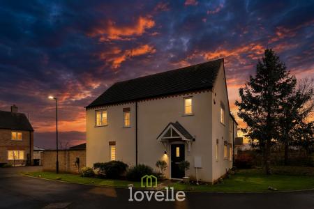 3 bedroom Semi-detached house for sale in Boundary Farm Court, Scartho, Grimsby, DN33